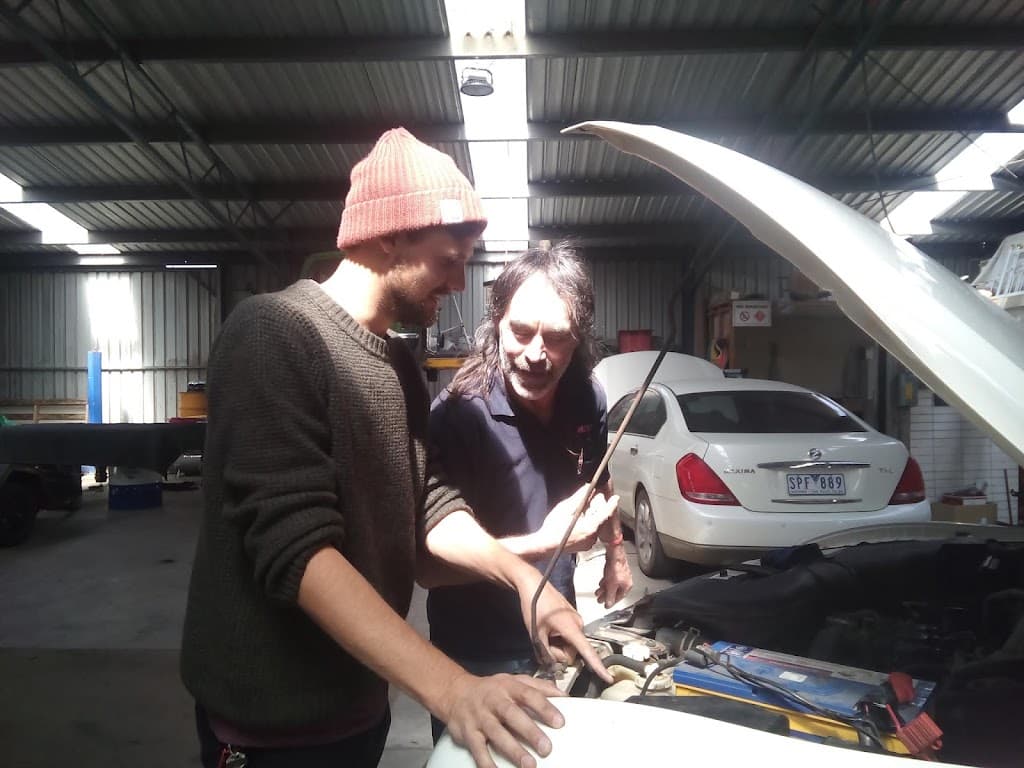 Carl's Automotive Repair Centre