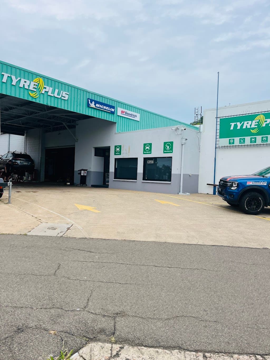 THAT TYRE & AUTOMOTIVE SHOP JM TYRETYREPLUS TOWNSVILLE